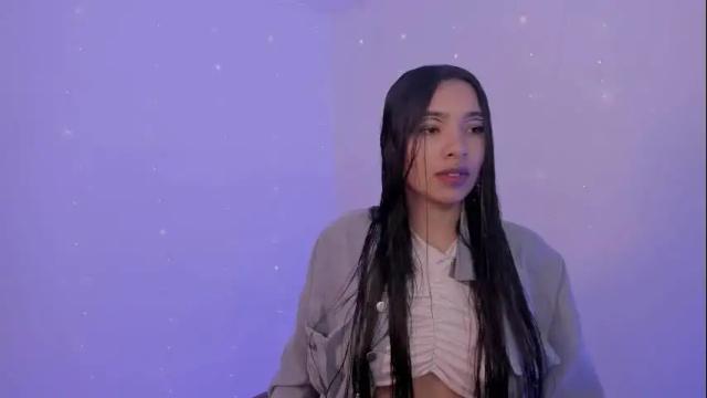 Image 2 of julieta_16_ Stream on Chaturbate on 9 months ago