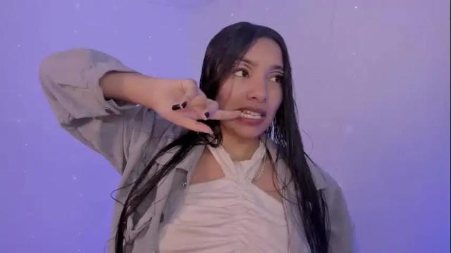 Image 3 of julieta_16_ Stream on Chaturbate on 9 months ago