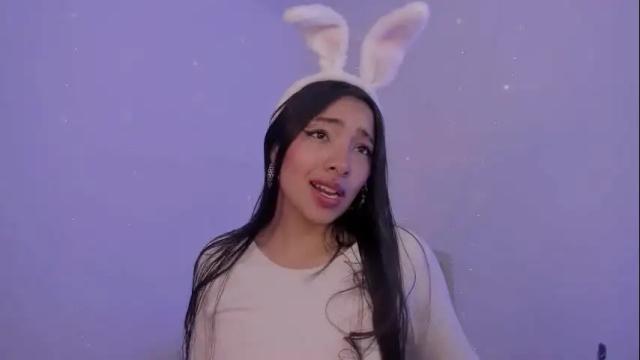 Image 4 of julieta_16_ Stream on Chaturbate on 9 months ago