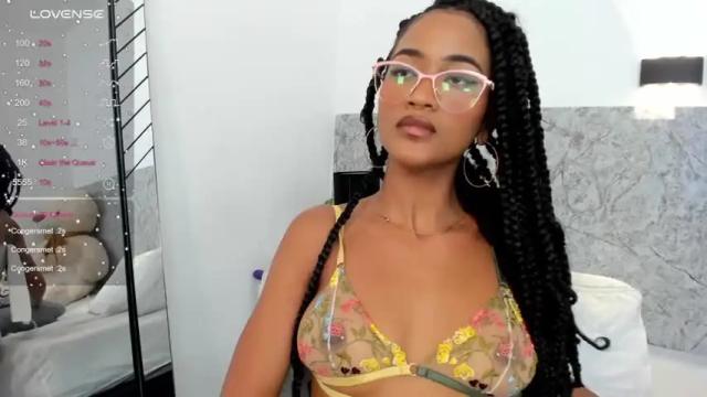 Image 10 of julieta__cooper Stream on Chaturbate on 13 months ago