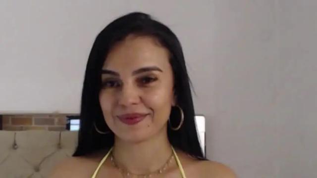 Image 2 of julieta__fox_ Stream on Chaturbate on 13 months ago