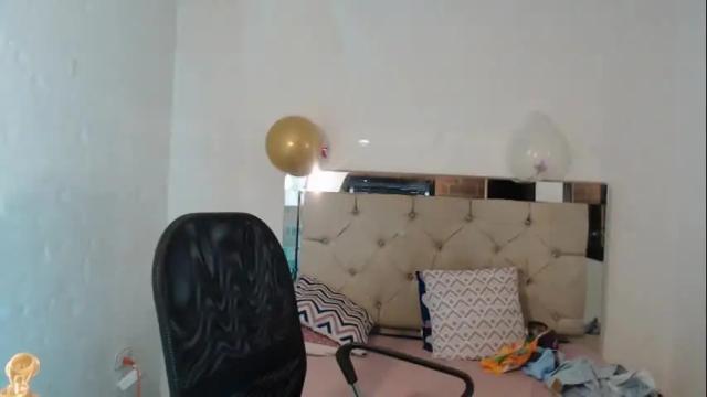 Image 3 of julieta__fox_ Stream on Chaturbate on 23 days ago