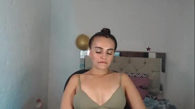 Image 8 of julieta__fox_ Stream on Chaturbate on 13 days ago