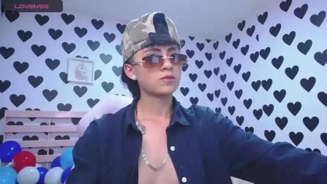 Image 12 of julieta_a_ Stream on Chaturbate on 19 months ago
