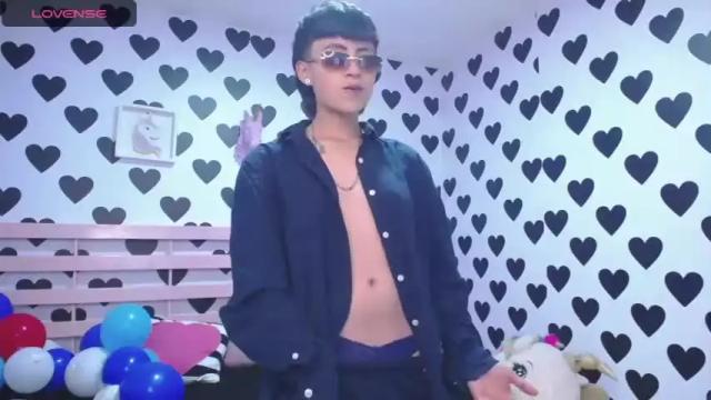 Image 2 of julieta_a_ Stream on Chaturbate on 19 months ago