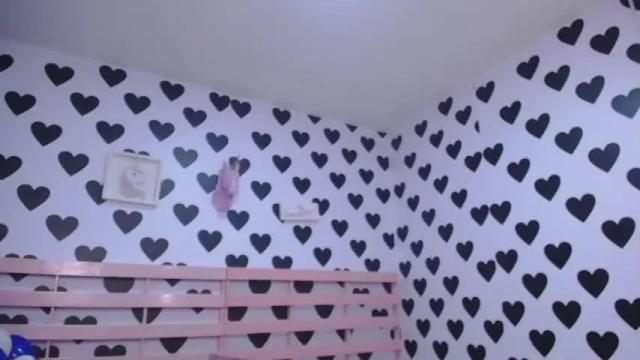 Image 11 of julieta_a_ Stream on Chaturbate on 19 months ago
