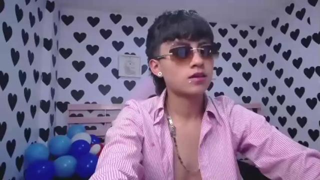 Image 2 of julieta_a_ Stream on Chaturbate on 19 months ago