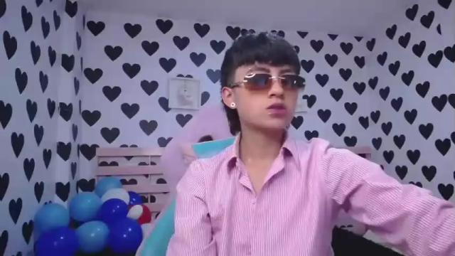 Image 3 of julieta_a_ Stream on Chaturbate on 19 months ago