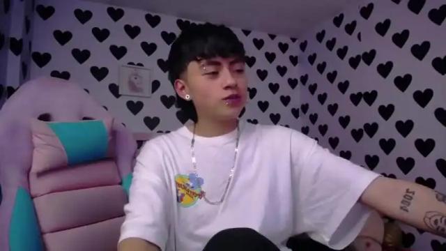 Image 7 of julieta_a_ Stream on Chaturbate on 19 months ago