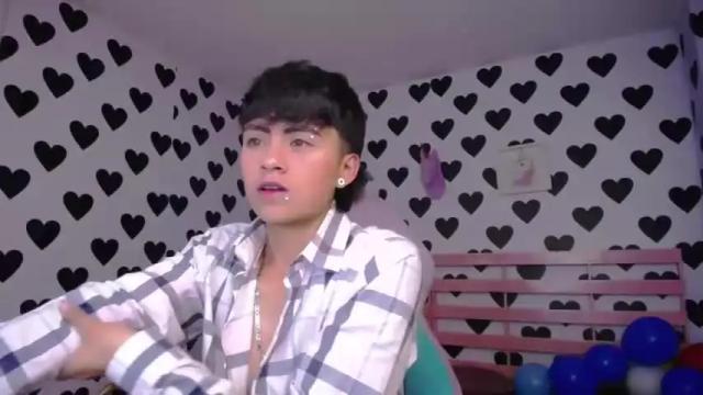 Image 2 of julieta_a_ Stream on Chaturbate on 19 months ago