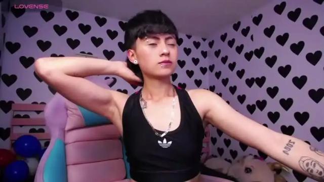 Image 12 of julieta_a_ Stream on Chaturbate on 19 months ago