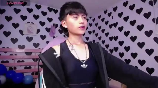 Image 3 of julieta_a_ Stream on Chaturbate on 19 months ago