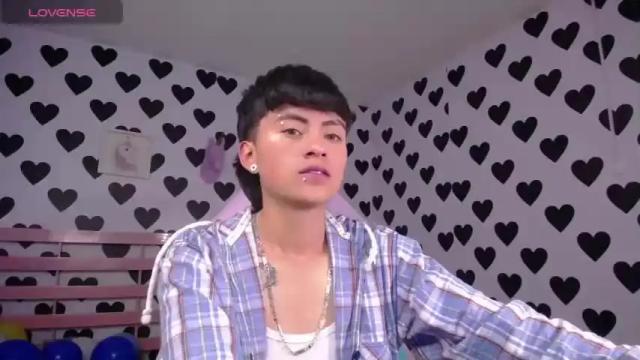 Image 8 of julieta_a_ Stream on Chaturbate on 19 months ago