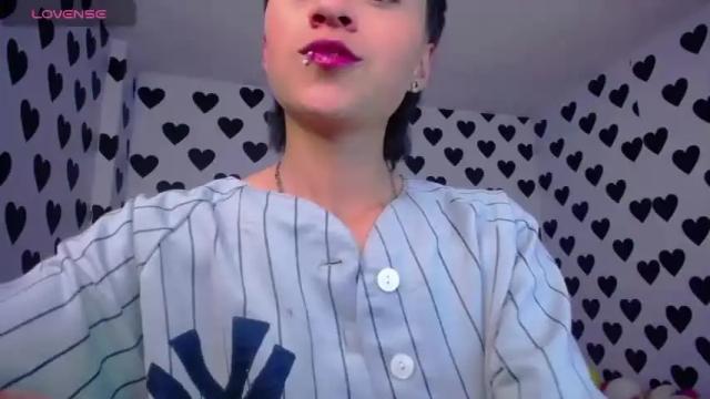 Image 4 of julieta_a_ Stream on Chaturbate on 18 months ago