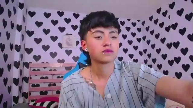 Image 4 of julieta_a_ Stream on Chaturbate on 17 months ago
