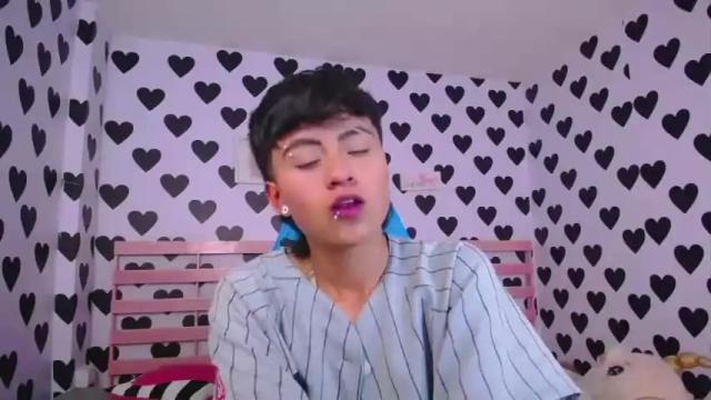 Image 8 of julieta_a_ Stream on Chaturbate on 17 months ago