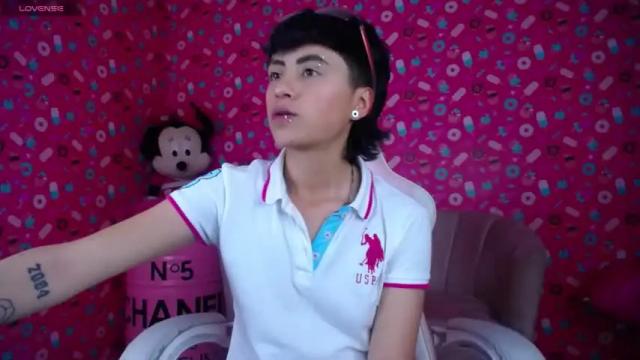 Image 3 of julieta_a_ Stream on Chaturbate on 17 months ago