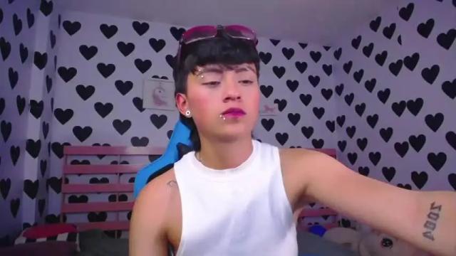 Image 3 of julieta_a_ Stream on Chaturbate on 17 months ago