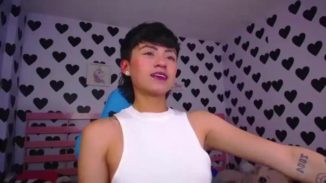 Image 4 of julieta_a_ Stream on Chaturbate on 17 months ago