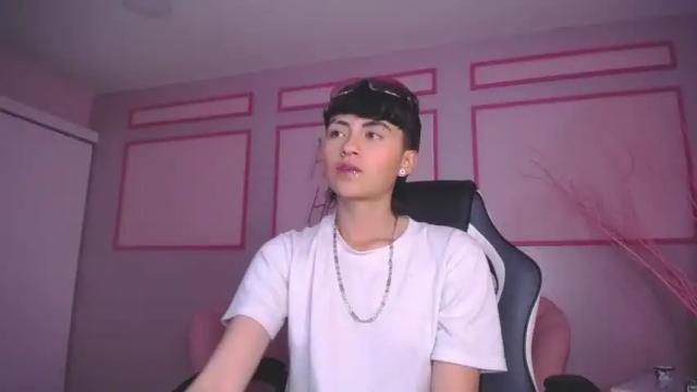 Image 12 of julieta_a_ Stream on Chaturbate on 17 months ago