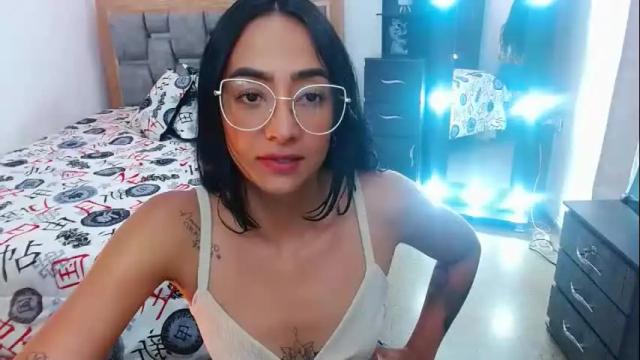 Image 3 of julieta_art1 Stream on Chaturbate on 1 month ago