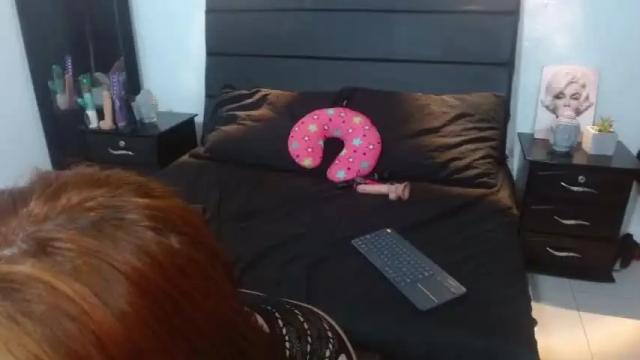 Image 7 of julieta_coopeer_ Stream on Chaturbate on 12 months ago