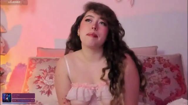Image 4 of julieta_cooper20 Stream on Chaturbate on 2 months ago