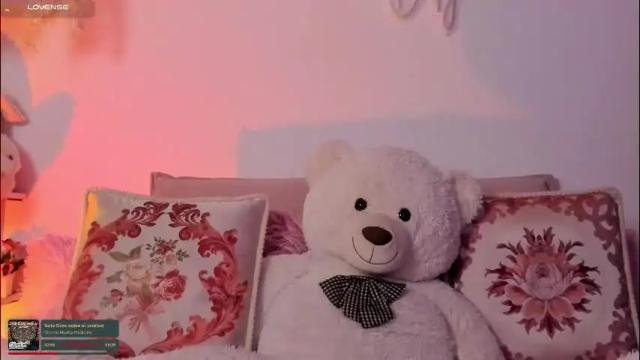Image 7 of julieta_cooper20 Stream on Chaturbate on 24 days ago