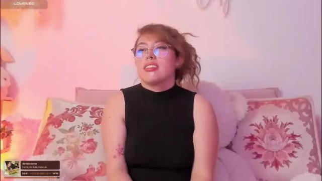 Image 8 of julieta_cooper20 Stream on Chaturbate on 24 days ago