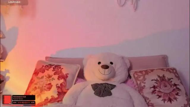 Image 10 of julieta_cooper20 Stream on Chaturbate on 1 day ago