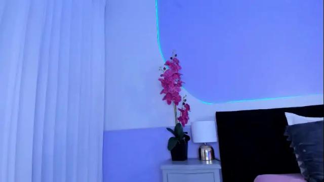 Image 4 of julieta_cortes__ Stream on Chaturbate on 13 days ago