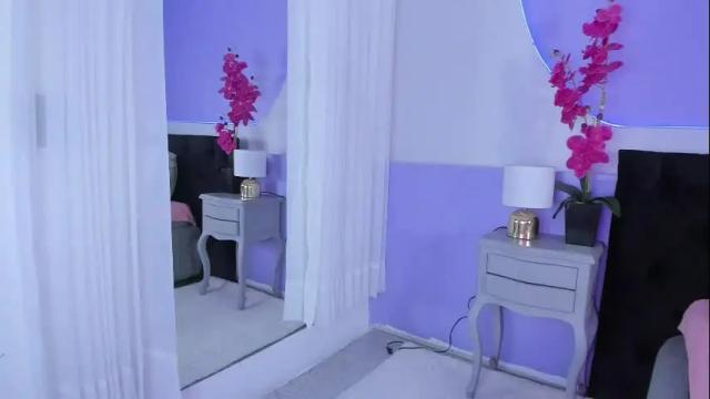 Image 4 of julieta_cortes__ Stream on Chaturbate on 10 days ago
