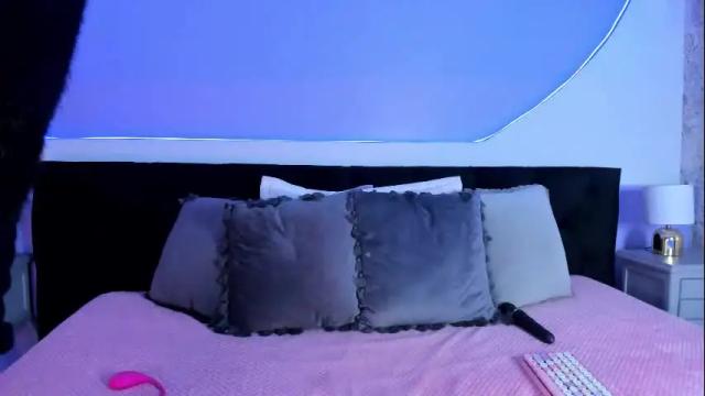 Image 7 of julieta_cortes__ Stream on Chaturbate on 1 month ago