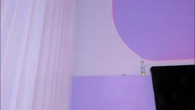 Image 7 of julieta_cortes__ Stream on Chaturbate on 1 month ago