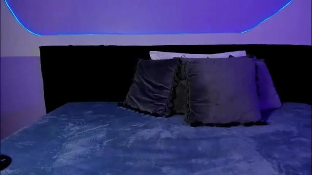 Image 2 of julieta_cortes__ Stream on Chaturbate on 1 month ago