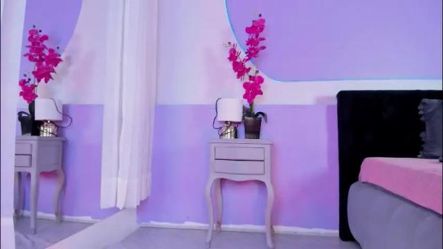 Image 2 of julieta_cortes__ Stream on Chaturbate on 1 month ago