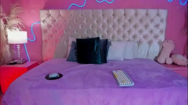 Image 2 of julieta_cortes__ Stream on Chaturbate on 26 days ago