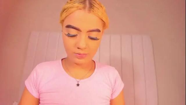 Image 11 of julieta_flower Stream on Chaturbate on 1 month ago