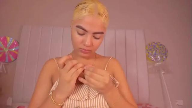 Image 8 of julieta_flower Stream on Chaturbate on 16 days ago