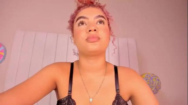 Image 7 of julieta_flower Stream on Chaturbate on 1 day ago