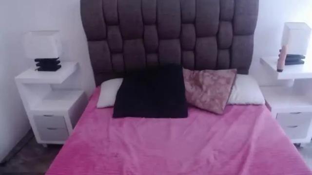 Image 12 of julieta_owens_ Stream on Chaturbate on 14 months ago