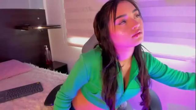 Image 2 of julieta_parker_ Stream on Chaturbate on 2 months ago