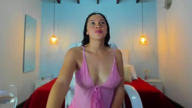 Thumbnail 1, julieta_submissive's Stream at Chaturbate, 14 months ago