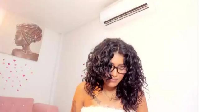 Image 11 of julieta_turner_ Stream on Chaturbate on 2 months ago