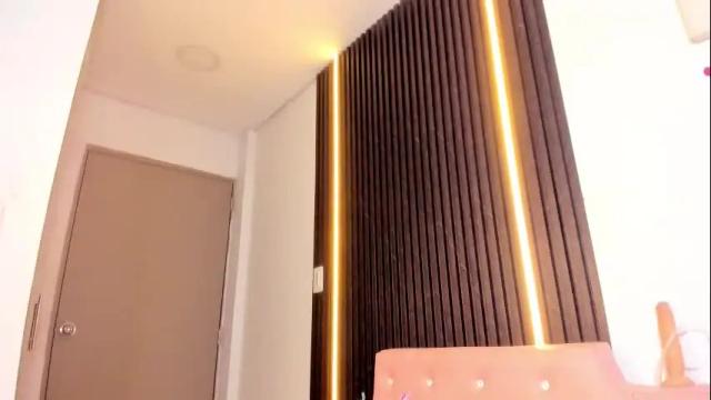 Image 6 of julieta_turner_ Stream on Chaturbate on 2 months ago
