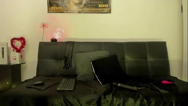 Image 6 of julieta_wall2 Stream on Chaturbate on 1 month ago