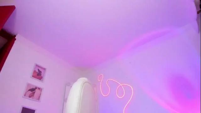 Image 8 of julietabomgv Stream on Chaturbate on 1 month ago