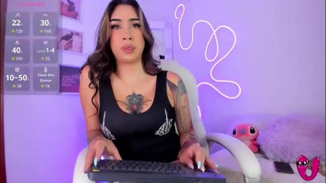 Image 3 of julietabomgv Stream on Chaturbate on 2 days ago