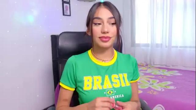 Image 8 of julietacheer Stream on Chaturbate on 25 days ago
