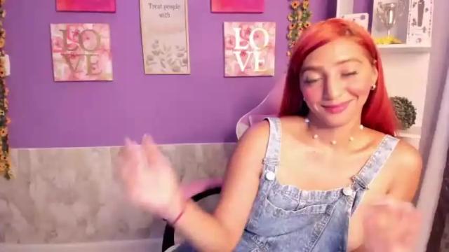 Image 2 of julietacollins_ Stream on Chaturbate on 14 months ago